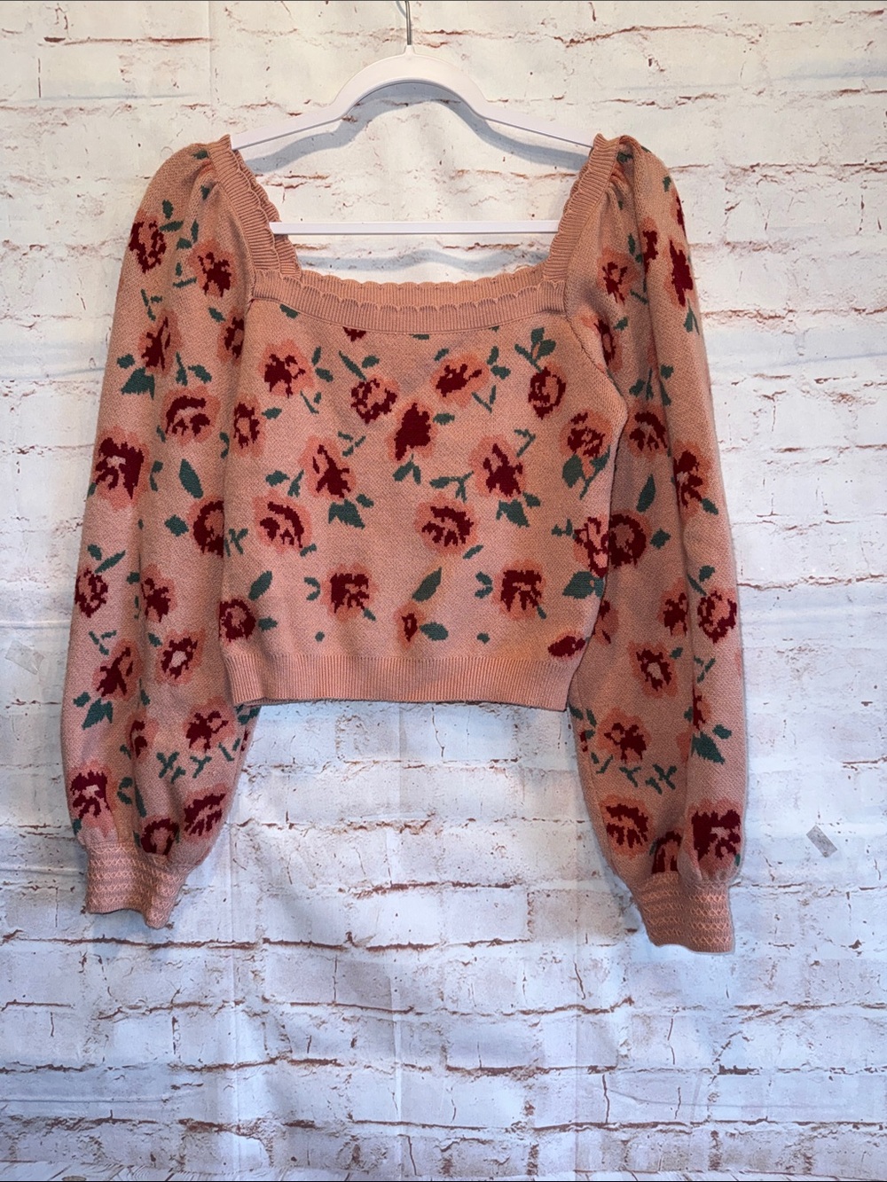 Willow and wind Pink Floral Cropped Sweater puff sleeve Med rose print scalloped